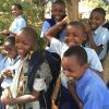 Fröhliche Schüler in Nambala